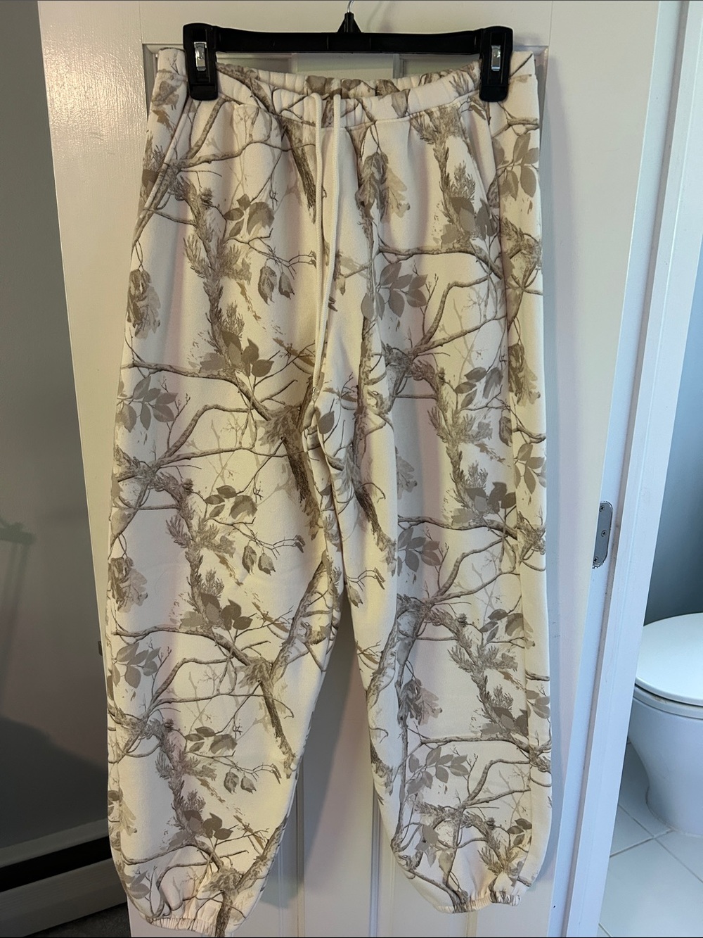 Abercrombie & Fitch Brand New Cream and Taupe Botanical Print Jogger Pants